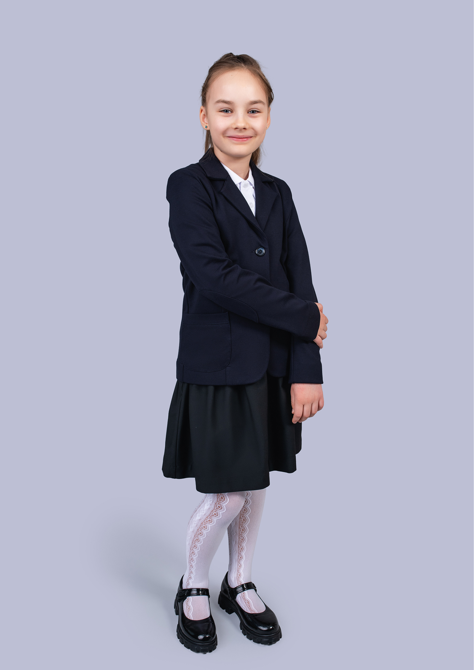 Trikotažinis švarkas mergaitei su emblema - Image 2