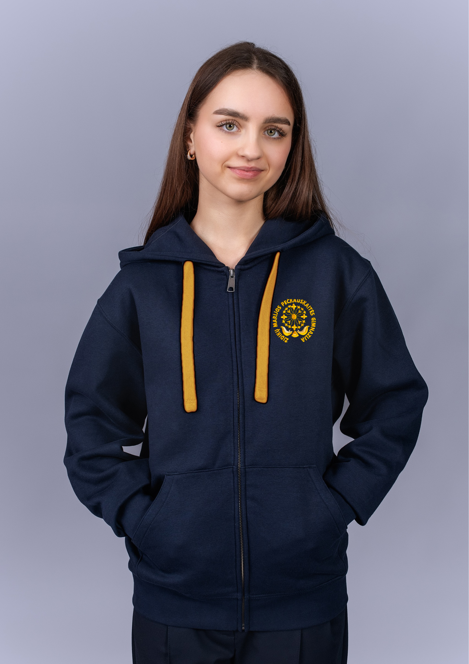 Džemperis užtraukiamas su užrašu